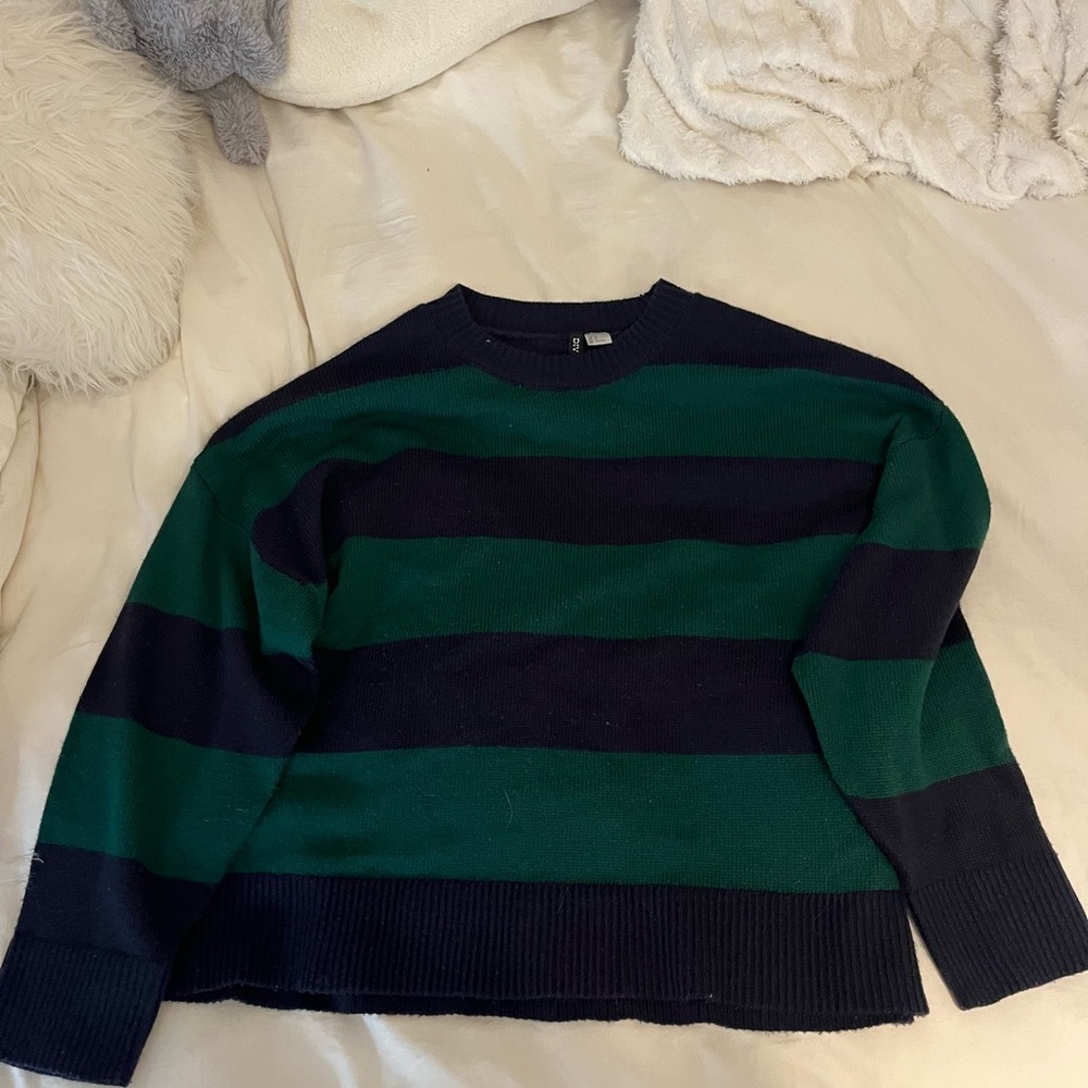 H&M Men's Crewneck Sweater in Green and Black